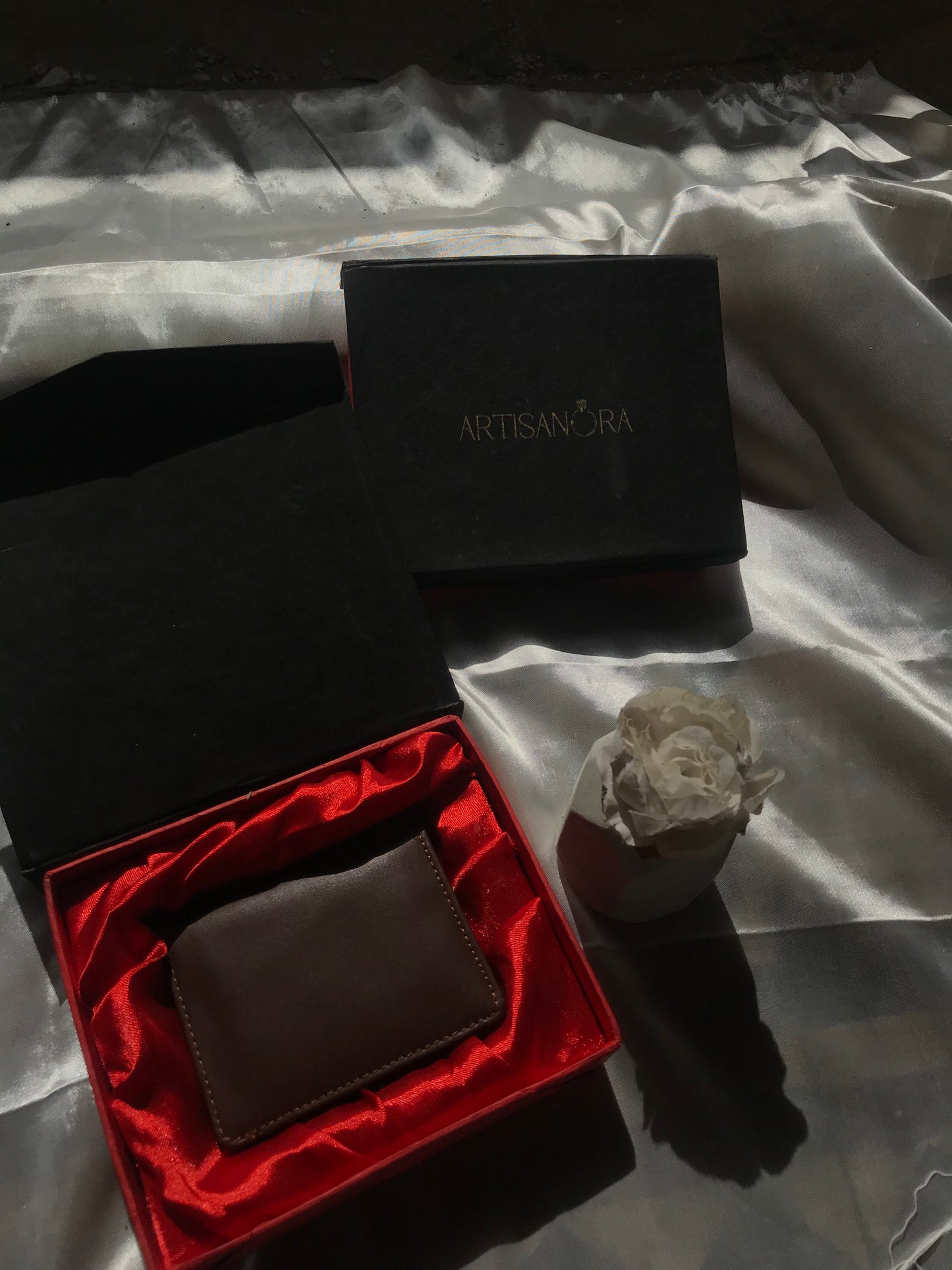 Leather card plus cash holder