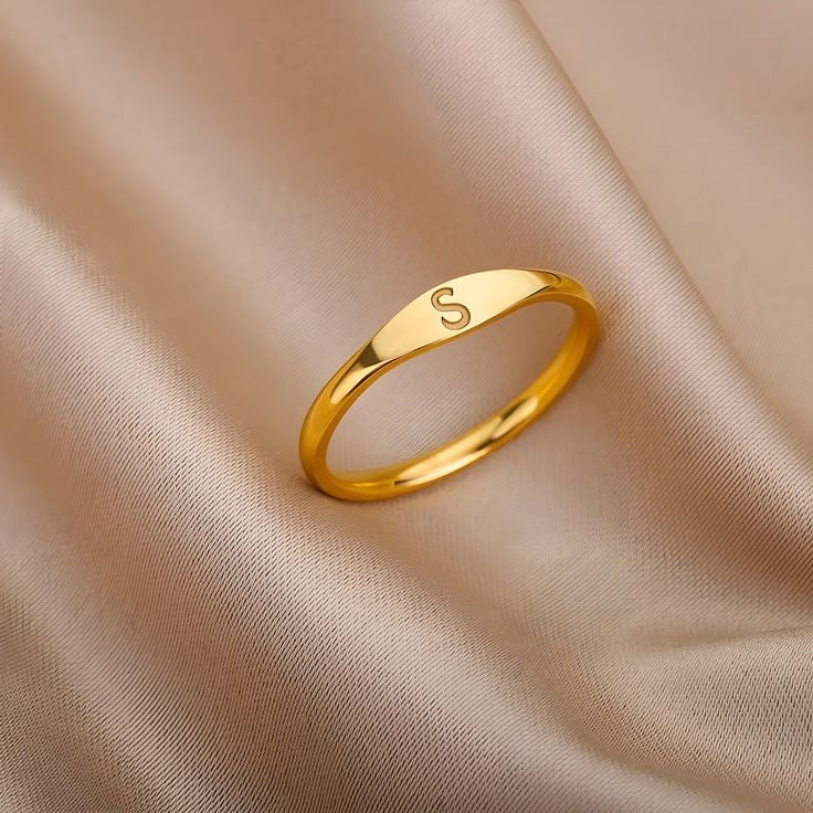 CLASSIC INITIAL LETTER RING