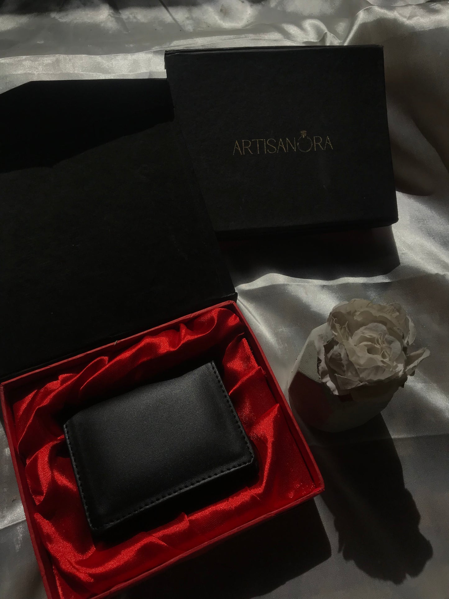 Leather card plus cash holder