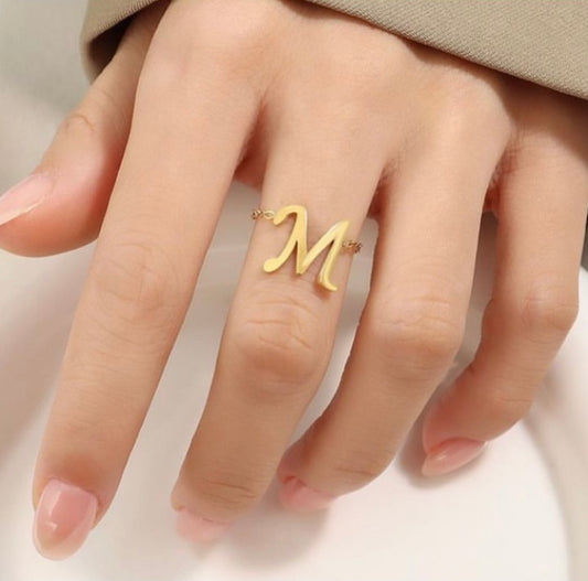 MINIMALIST INITIAL RING